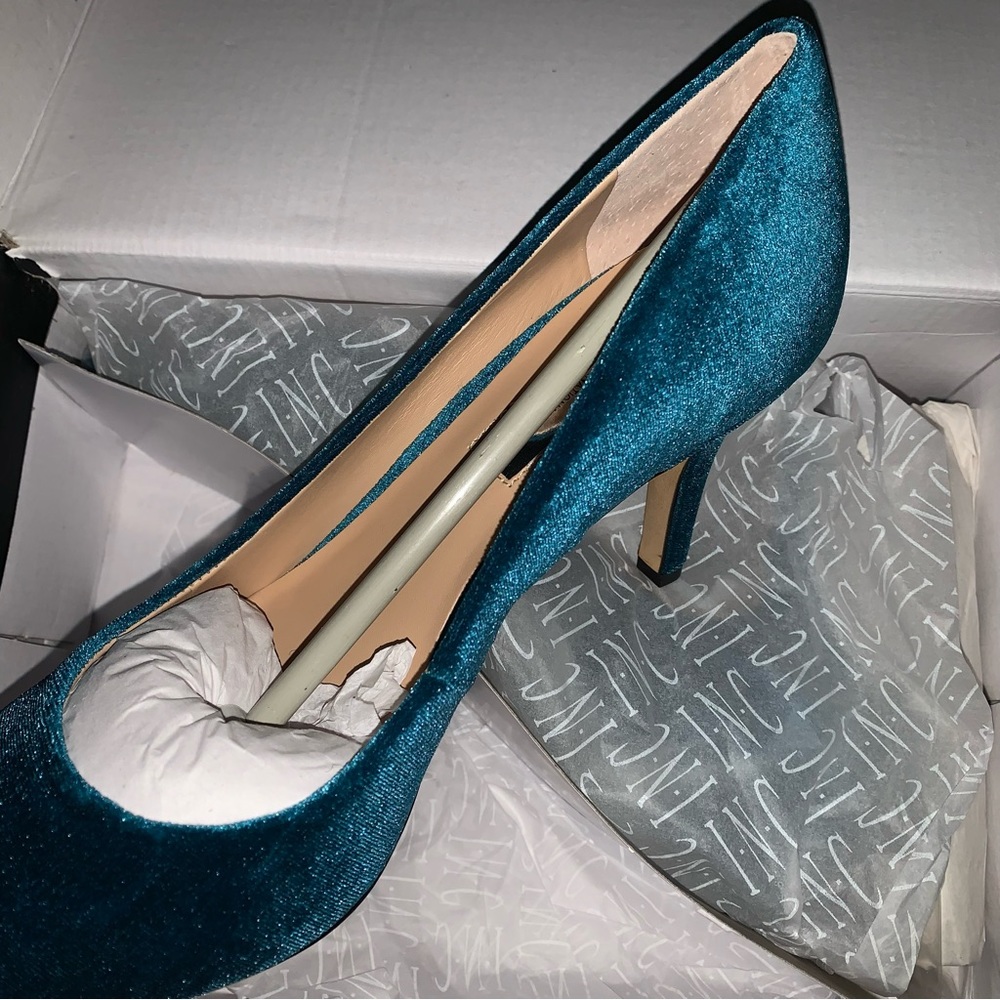 Deep Velvet INC Zitah Pumps JADE W